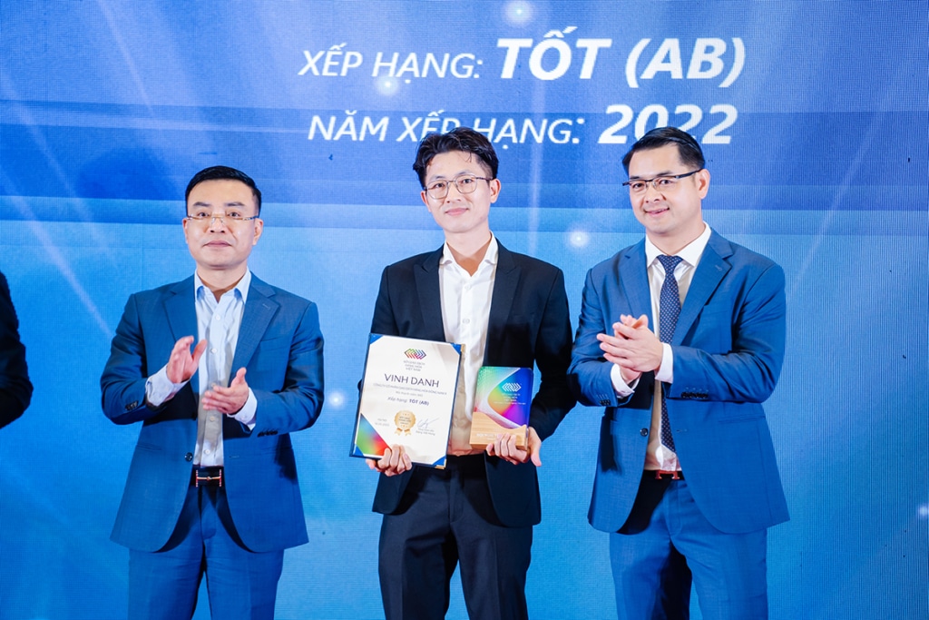 CEO Trần Sơn Tùng nhận giải thưởng thành tích TỐT do MXV trao tặng