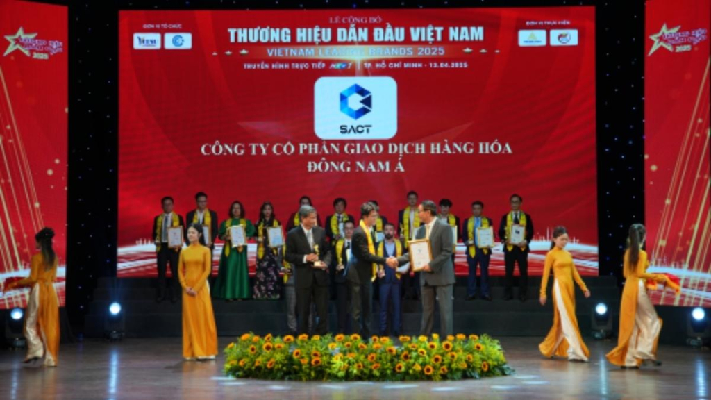 CÔNG TY CỔ PHẦN GIAO DỊCH HÀNG HÓA ĐÔNG NAM Á (SACT) ĐƯỢC VINH DANH TRONG TOP 10 CÔNG TY TÀI CHÍNH UY TÍN 2 thumb seo 32