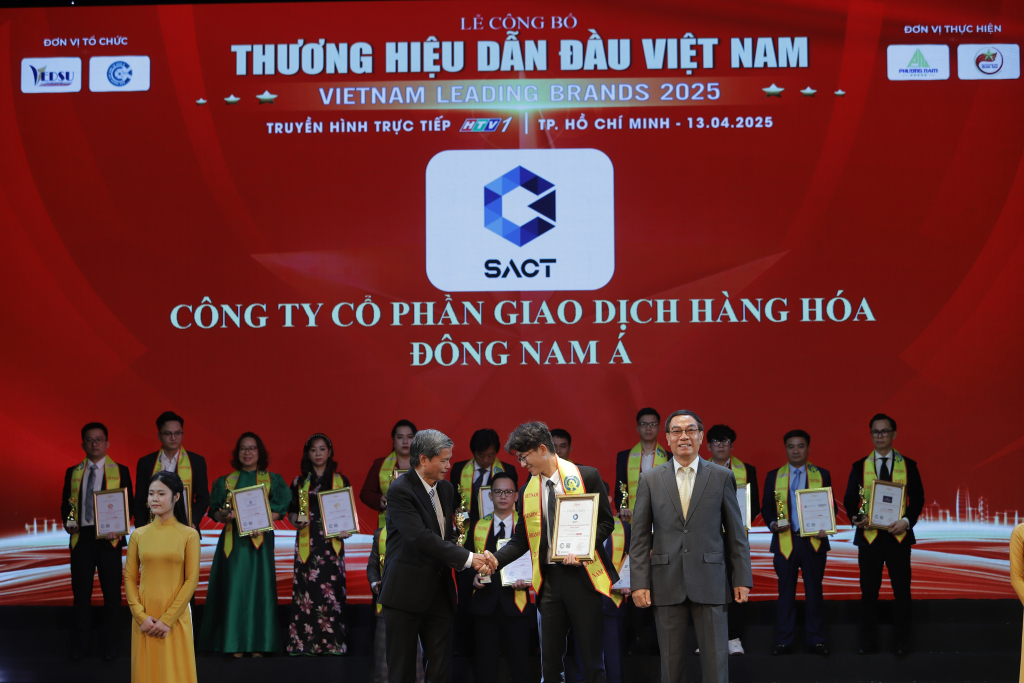 CEO Trần Sơn Tùng - Founder SACT và hành trình phát triển thị trường hàng hóa phái sinh 5 SACT vinh danh trong Top 10 Công ty Tư vấn Tài chính uy tín 2025