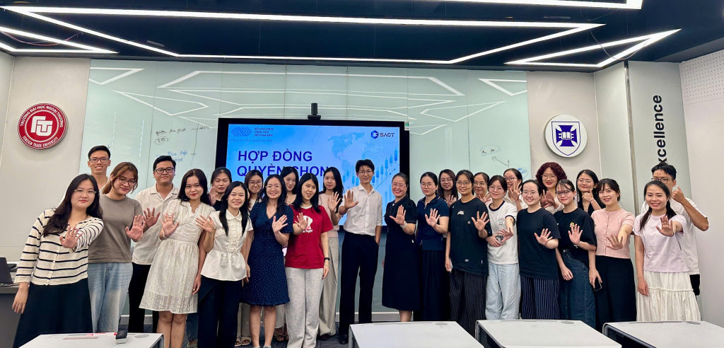 CEO Trần Sơn Tùng - Founder SACT và hành trình phát triển thị trường hàng hóa phái sinh 8 CEO Trần Sơn Tùng thỉnh giảng tại FTU chủ đề Hợp đồng quyền chọn